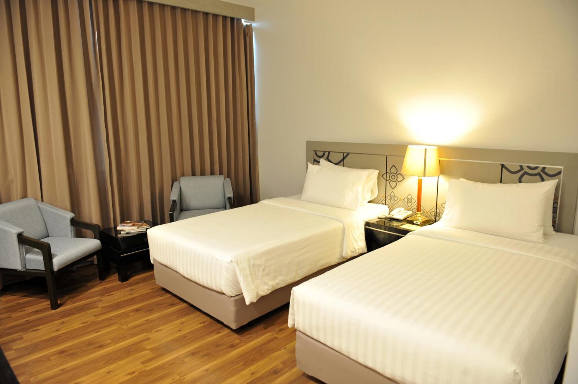 New Season Hotel Хат'яй Екстер'єр фото