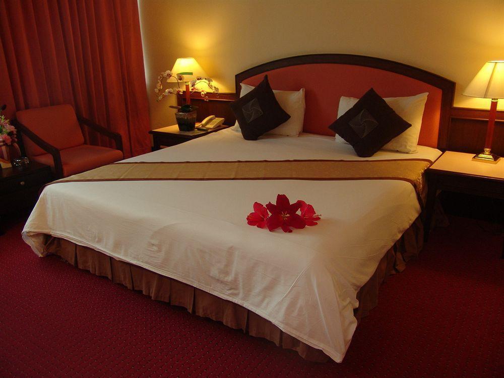 New Season Hotel Хат'яй Екстер'єр фото