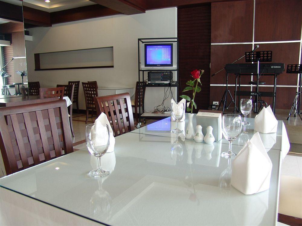 New Season Hotel Хат'яй Екстер'єр фото
