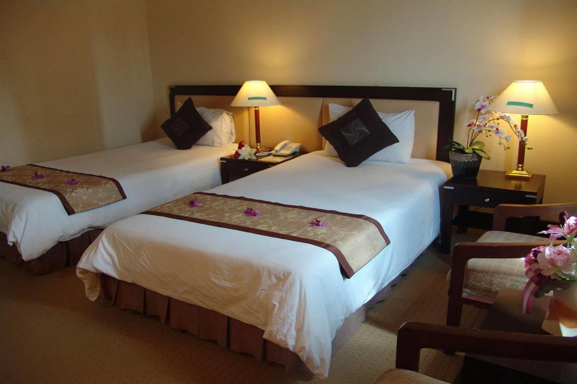 New Season Hotel Хат'яй Екстер'єр фото